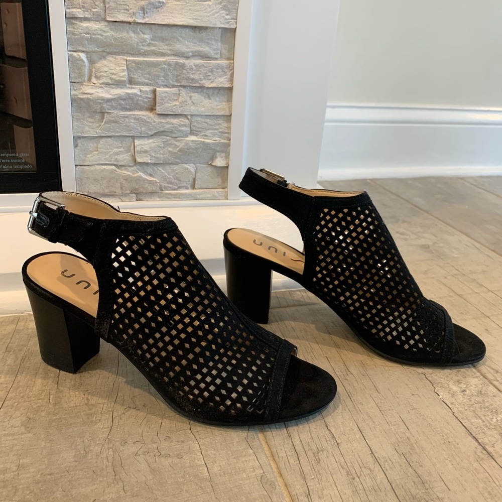 Like NEW Unisa Black Peep Toe Heel Sandal Sz 8.5
